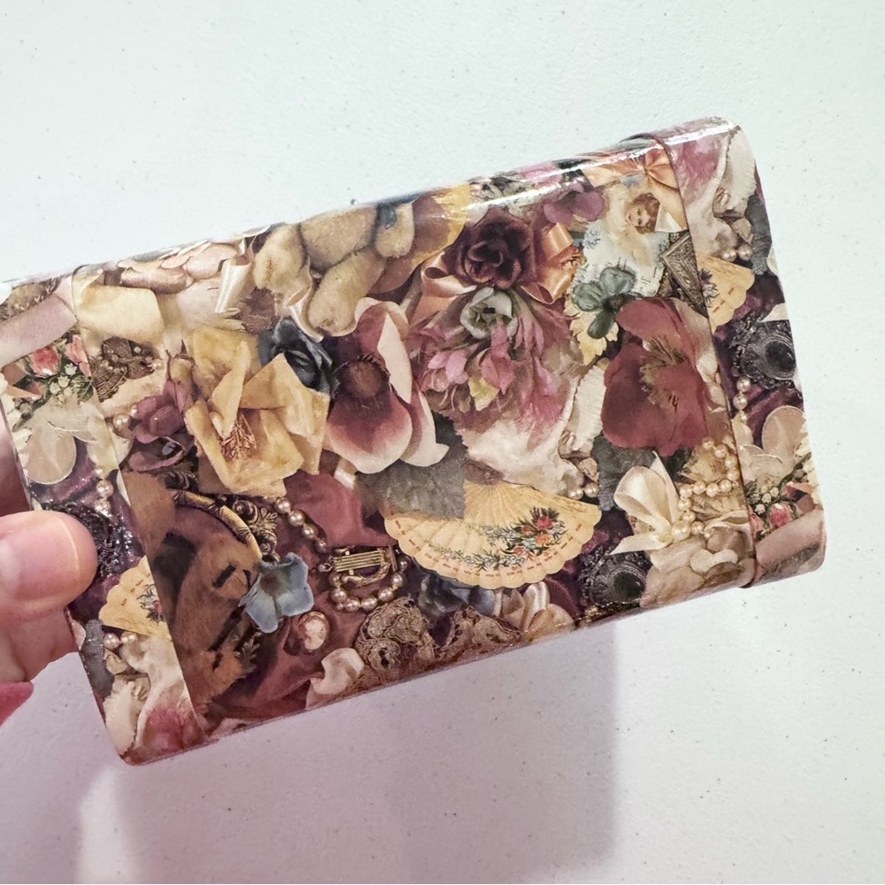 Vintage 90’s Floral Teddy Bear Print Box/Handbag w/latch - Picture 3 of 10